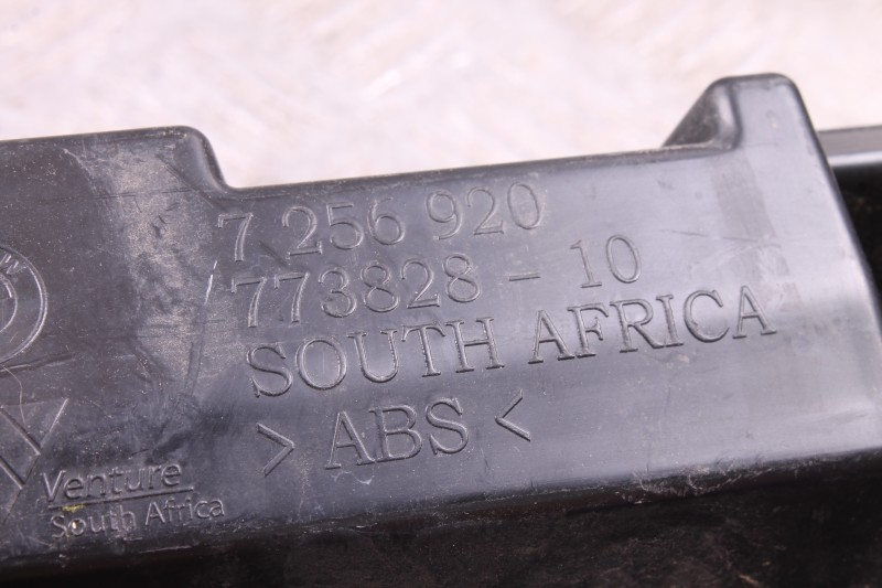 Ślizg listwy progowej