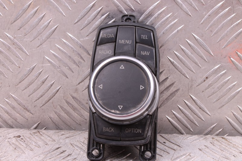 Panel / Radioodtwarzacz CD/DVD/GPS