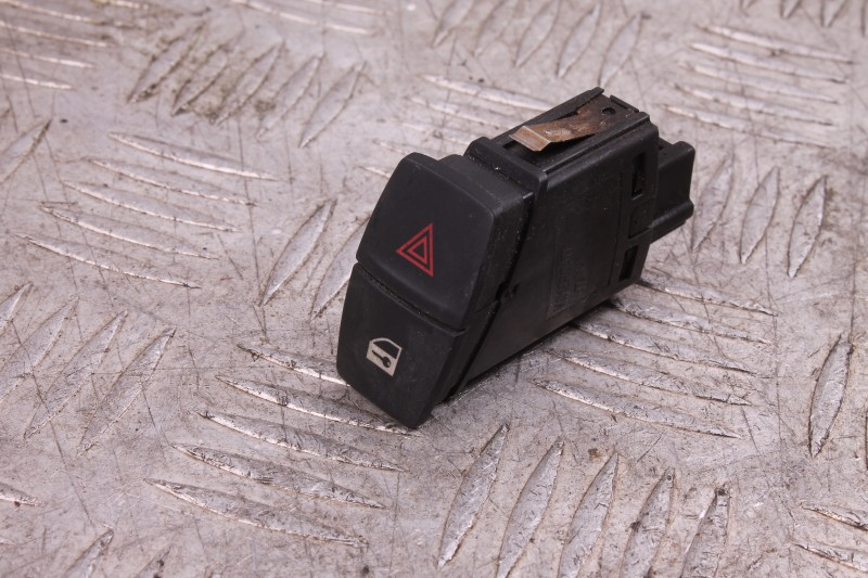 Przycisk świateł awaryjnych