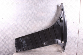 Osłona dolna słupka / B