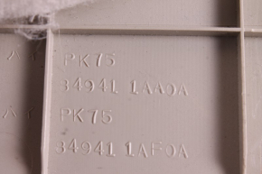 Osłona dolna słupka / D