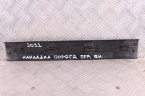 Listwa progowa przednia