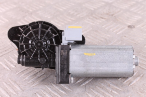 Silniczek regulacji fotela