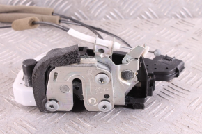 Zamek drzwi przednich