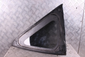 Стекло в кузов глухое заднее левое