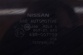 Стекло в кузов глухое заднее левое