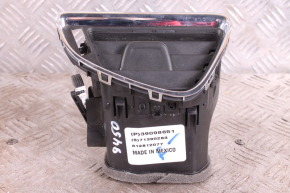 Boczna kratka nawiewu deski rozdzielczej