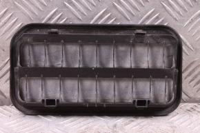 Kratka wentylacyjna pod zderzakiem tylnym