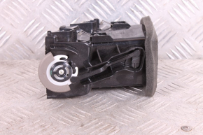 Dysze / Kratki środkowego nawiewu deski rozdzielczej