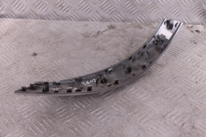 Listwa drzwi przednich