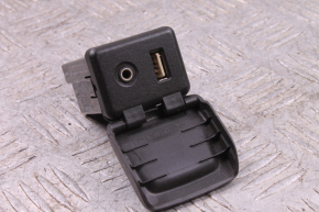 USB/AUX гнездо