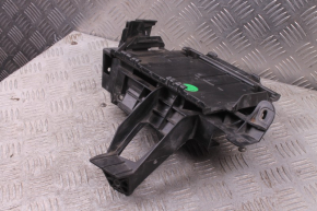 Uchwyt jednostki sterującej silnika