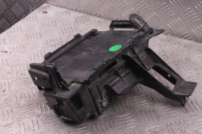 Uchwyt jednostki sterującej silnika